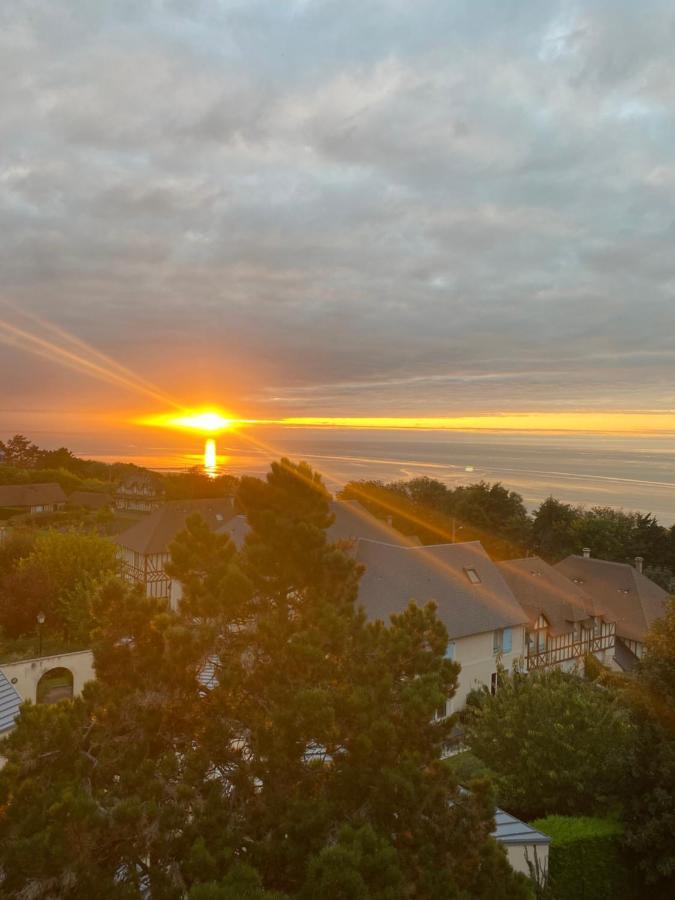 Apartamento La Perle Marine Trouville-sur-Mer Exterior foto
